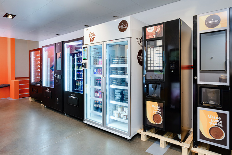 Im neu eröffneten Technik-Center in Tschechien wird die Café+Co-Gruppe bereits vorhandene und zukünftige Automatentechnik zentral prüfen und standardisieren – von Automaten bis zu Software-Updates. Foto: Barevné Fotky