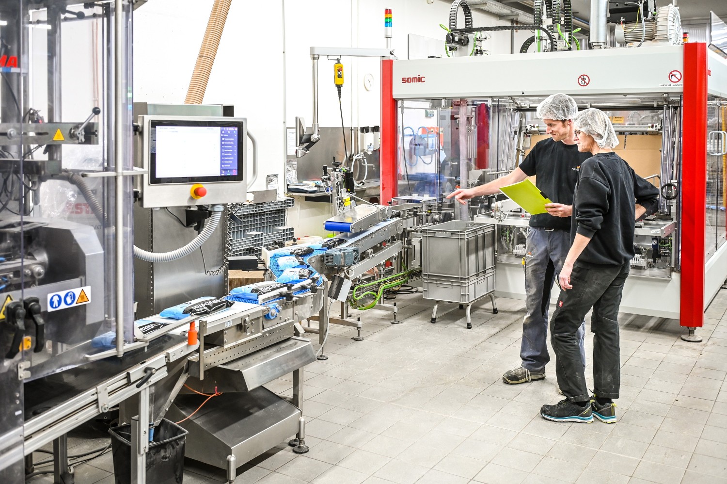 Am Standort Bludesch hat Hämmerle Kaffee zwei neue Verpackungsmaschinen in Betrieb genommen. Foto: Hämmerle Kaffee